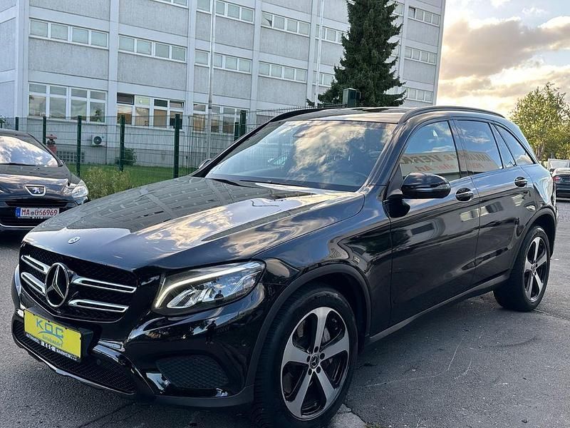 Gebraucht Mercedes GLC220 AMG 170 PS (125 kW) 2018 Schwarz/baltic black SUV