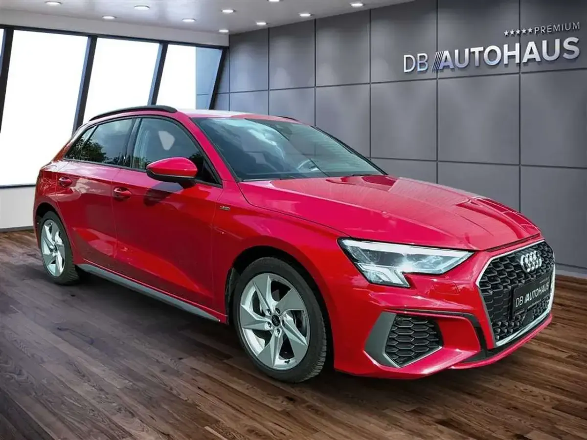Gebraucht Audi A3 S-Line 150 PS (110 kW) 2024 Rot Limousine