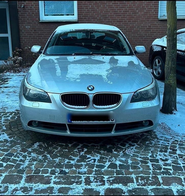 Gebraucht BMW 525 163 PS (119 kW) 2005 Silber Limousine