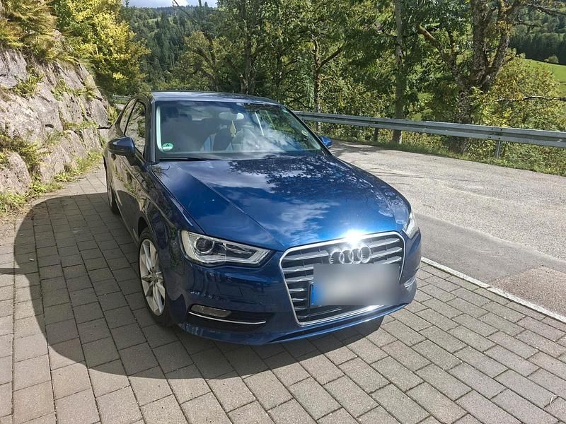 Blau Gebraucht 2013 Audi A3 Kleinwagen | 8.900 € (Superpreis) - Bild 1/4