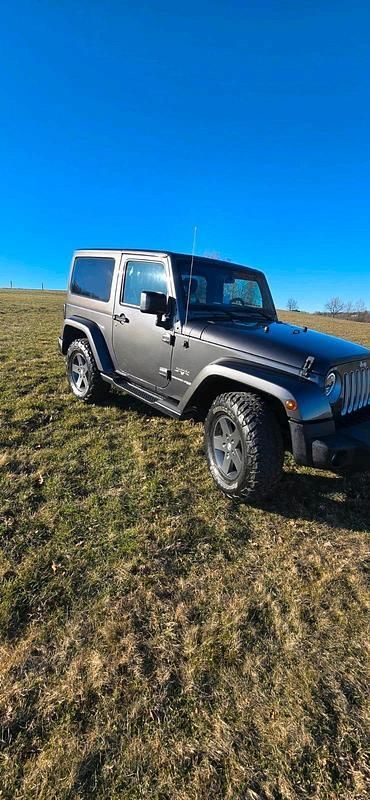 Andere außenfarben Gebraucht 2018 Jeep Wrangler SUV | 40.999 € - Bild 1/4