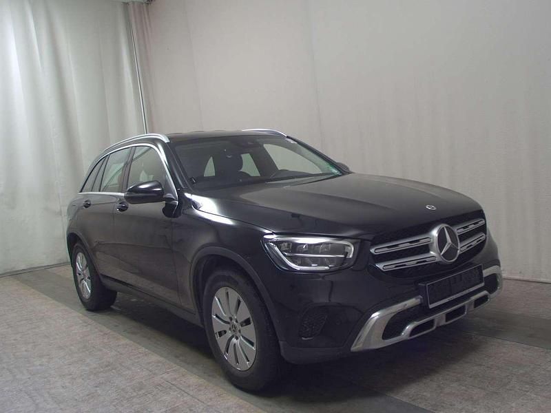 Gebraucht Mercedes GLC220 194 PS (142 kW) 2021 Schwarz unilack SUV