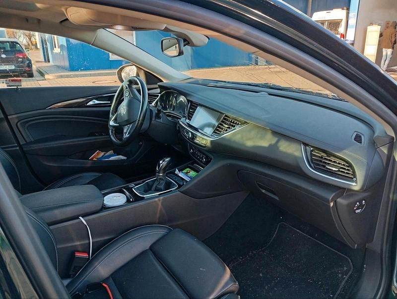 Gebraucht Opel Insignia 170 PS (125 kW) 2017 Grün Kombi
