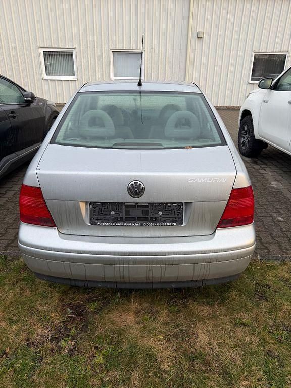 Gebraucht VW Bora Comfortline 116 PS (85 kW) 2001 Silber Limousine