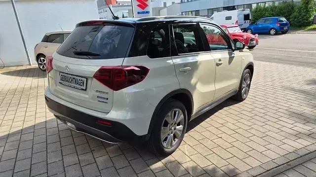 Gebraucht Suzuki Vitara Comfort 129 PS (94 kW) 2022 Schwarz SUV