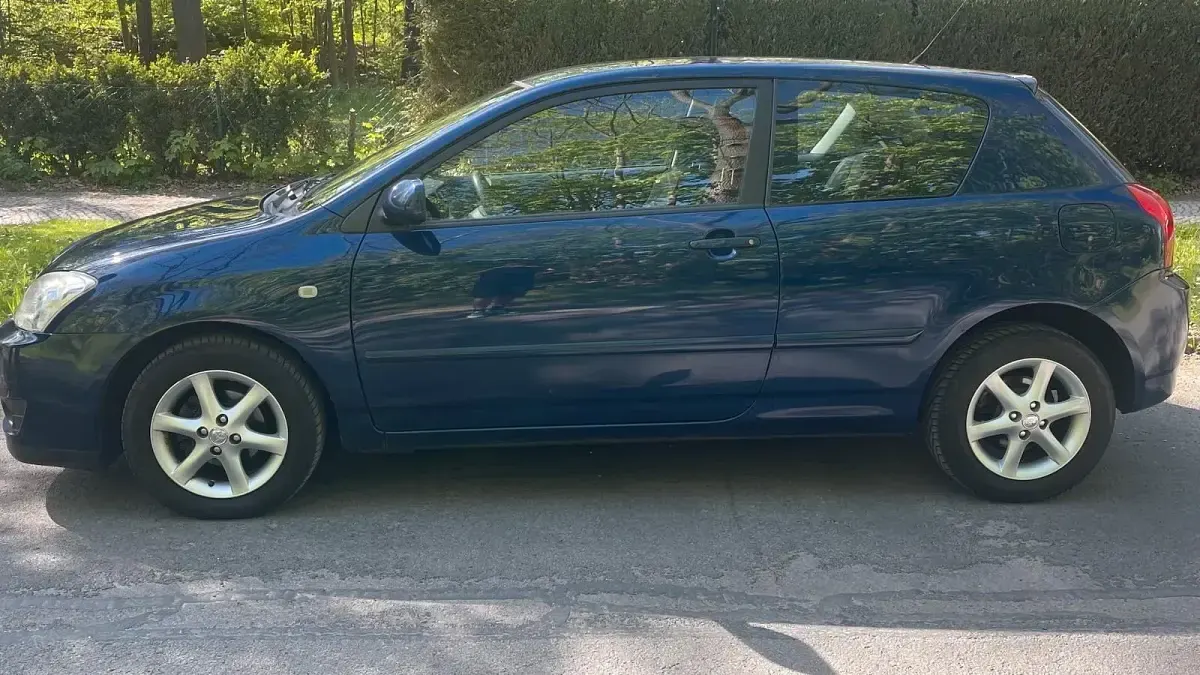 Gebraucht Toyota Corolla 97 PS (71 kW) 2005 Blau Kleinwagen