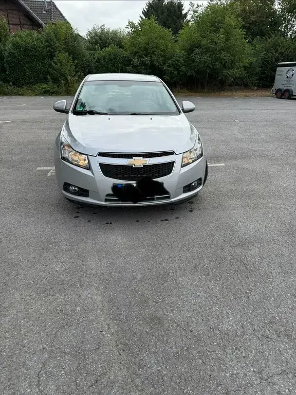 Gebraucht Chevrolet Cruze LS 125 PS (91 kW) 2010 Silber Limousine