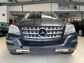 Gebraucht Mercedes ML300 204 PS (150 kW) 2011 Grau SUV