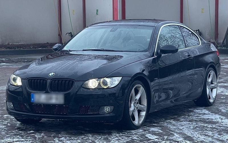 Schwarz Gebraucht 2007 BMW 330 Coupé | 9.000 € (Fairer Preis) - Bild 1/4