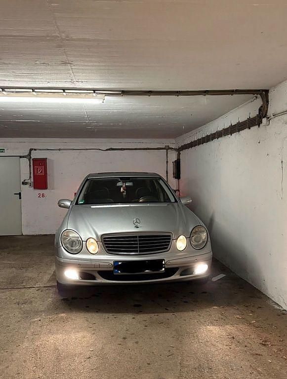 Gebraucht Mercedes E200 163 PS (119 kW) 2007 Silber Limousine