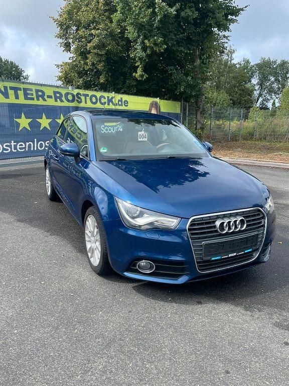 Blau Gebraucht 2012 Audi A1 Ambition Kleinwagen | 5.900 € (Superpreis) - Bild 1/4