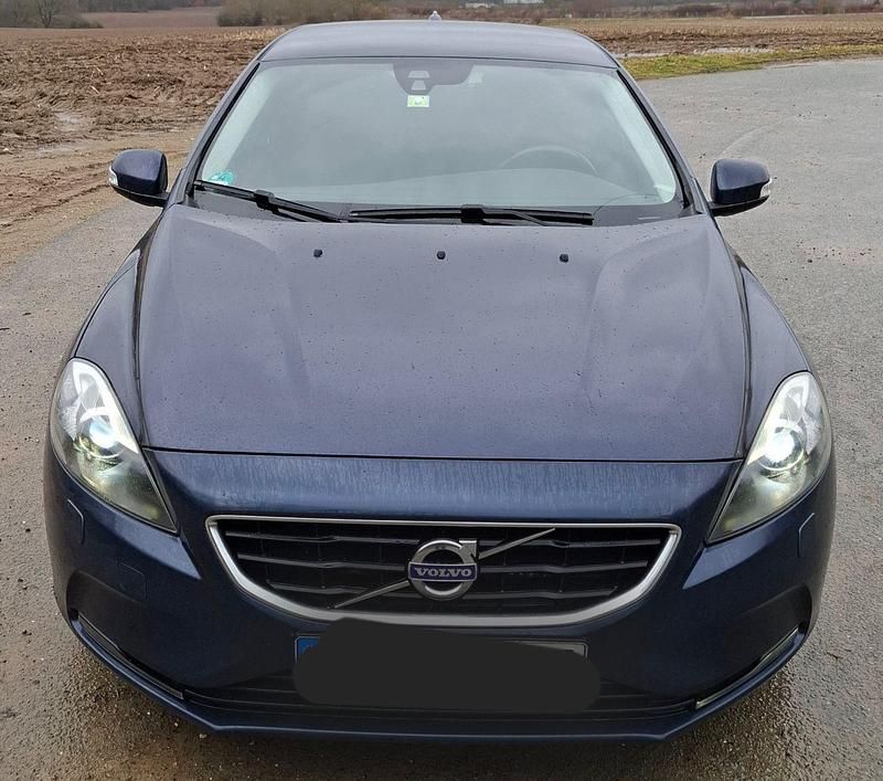 Gebraucht Volvo V40 You! 114 PS (83 kW) 2015 Blau Limousine