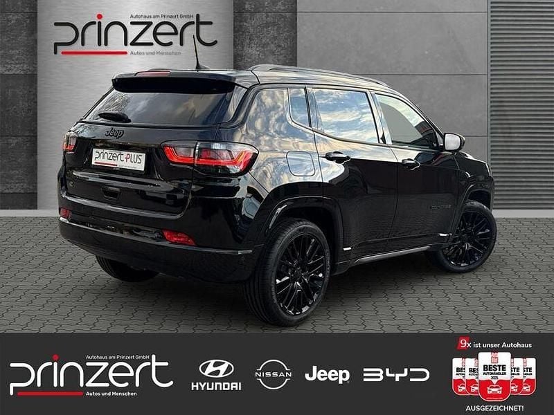 Gebraucht Jeep Compass 131 PS (96 kW) 2023 Solid black SUV
