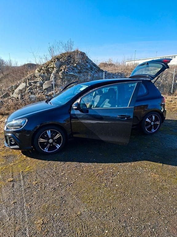 Schwarz Gebraucht 2009 VW Golf Trendline Limousine | 3.000 € (Guter Preis) - Bild 1/4