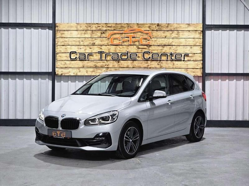 Glaciersilber Gebraucht 2018 BMW 220 Sport Line Van / Kleinbus | 19.950 € (Fairer Preis) - Bild 1/4