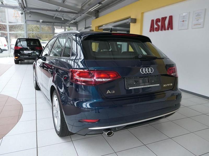Gebraucht Audi A3 Sport 116 PS (85 kW) 2019 Blau Limousine
