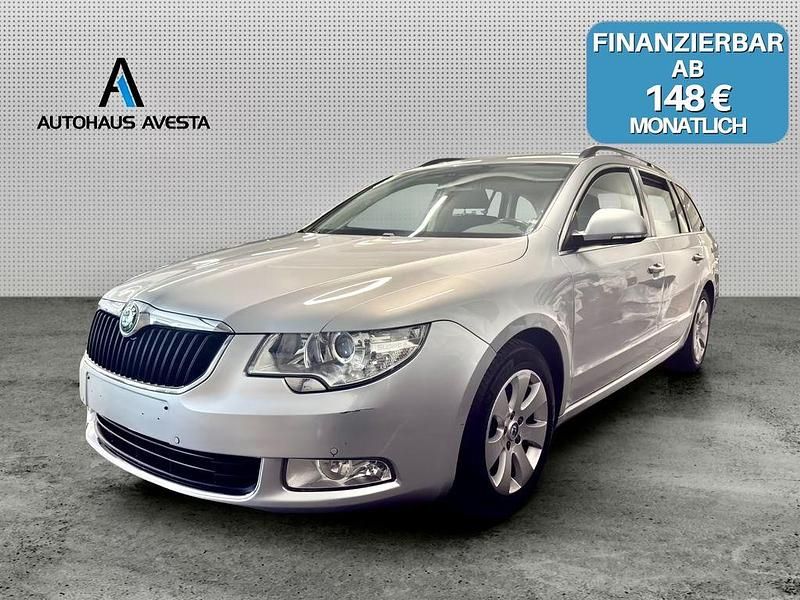 Silber Gebraucht 2012 Skoda Superb GreenLine Kombi | 8.990 € (Fairer Preis) - Bild 1/4
