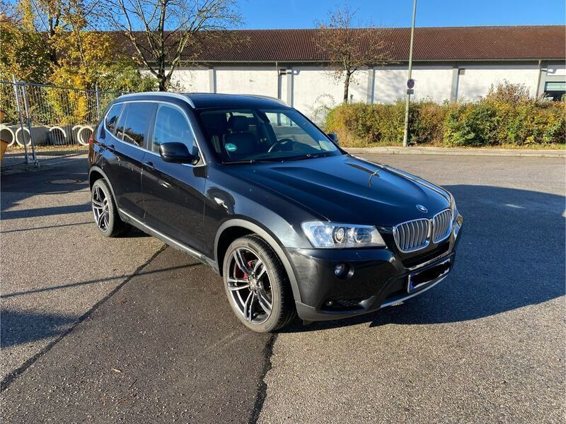 Schwarz Gebraucht 2011 BMW X3 xLine SUV | 15.900 € - Bild 1/4