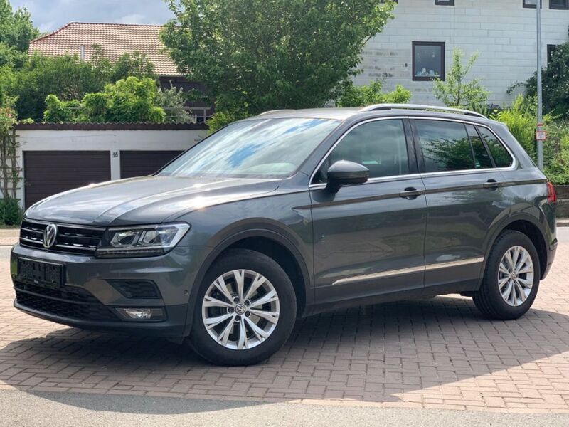 Grau Gebraucht 2020 VW Tiguan SUV | 20.790 € (Fairer Preis) - Bild 1/4