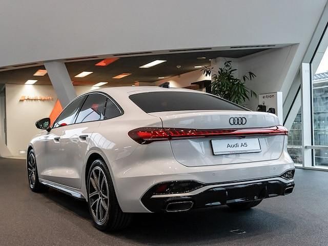Gebraucht Audi A5 Ambiente 150 PS (110 kW) 2025 Gletscherweiß metallic Limousine