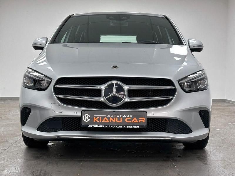 Gebraucht Mercedes B200 163 PS (119 kW) 2020 Silber Van / Kleinbus