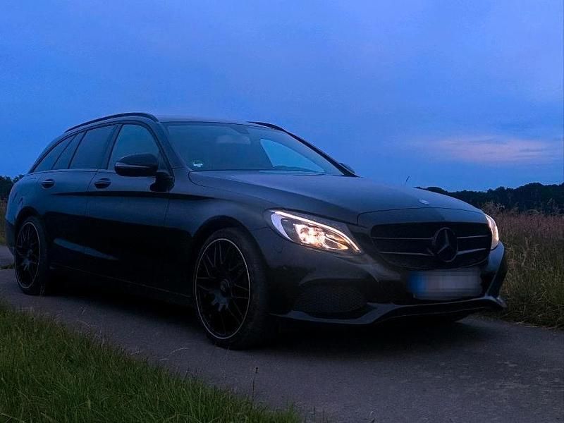 Schwarz Gebraucht 2015 Mercedes C200 Kombi | 13.500 € - Bild 1/4