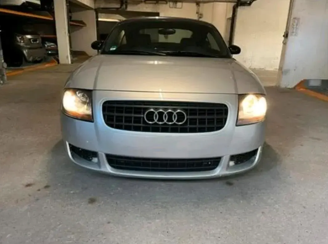 Używany Audi TT Performance 225 KM (165 kW) 2000 Srebrny Coupe