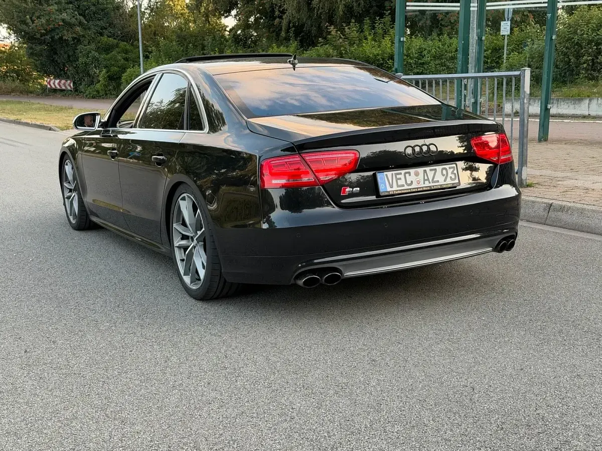 Gebraucht Audi S8 520 PS (382 kW) 2013 Schwarz Limousine