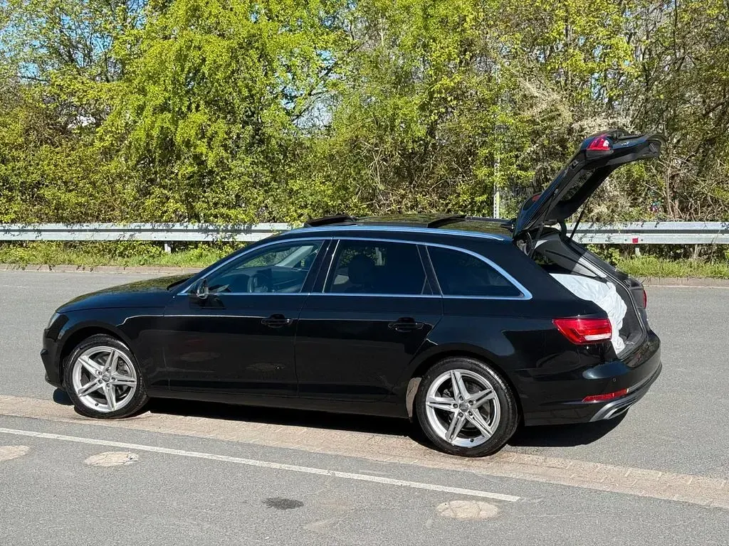 Gebraucht Audi A4 Sport 190 PS (139 kW) 2019 Schwarz Kombi