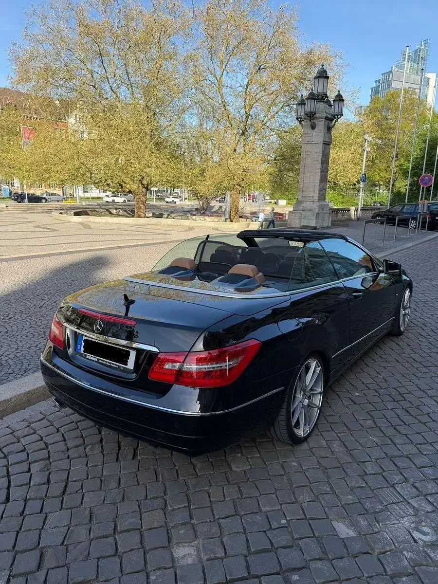 Gebraucht Mercedes E250 Avantgarde 204 PS (150 kW) 2010 Schwarz Cabrio