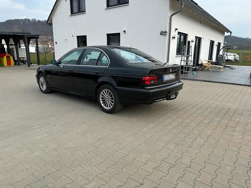 Gebraucht BMW 520 Basis 150 PS (110 kW) 1996 Schwarz Limousine