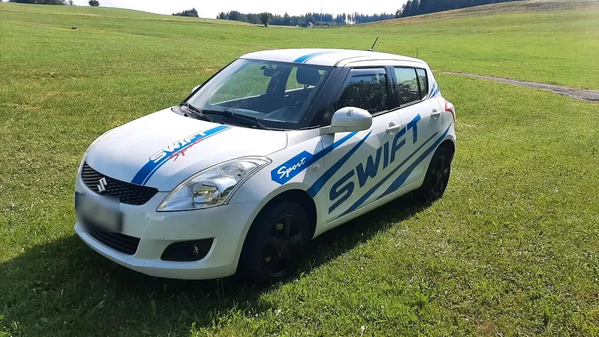 Gebraucht Suzuki Swift 94 PS (69 kW) 2012 Weiß Kleinwagen