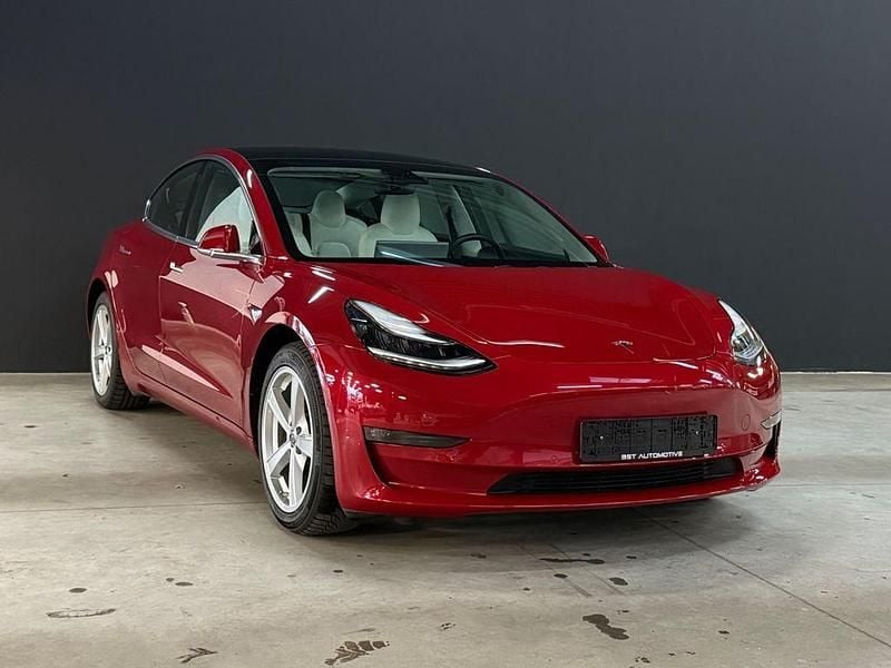 Rot Gebraucht 2019 Tesla Model 3 Limousine | 21.900 € (Fairer Preis) - Bild 1/4