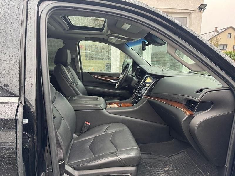 Gebraucht Cadillac Escalade 426 PS (313 kW) 2017 Schwarz SUV
