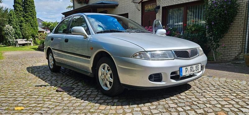 Silber Gebraucht 1999 Mitsubishi Carisma Limousine | 1.450 € (Fairer Preis) - Bild 1/4