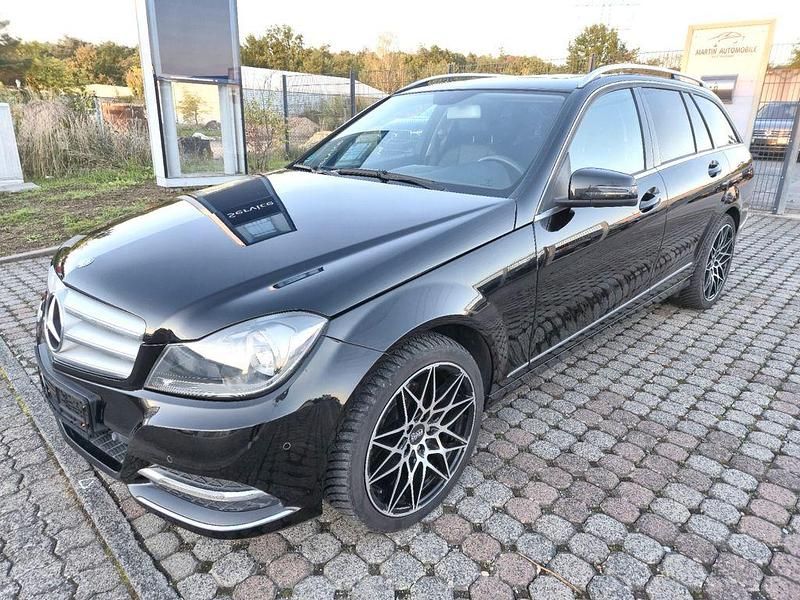 Schwarz Gebraucht 2012 Mercedes C180 Avantgarde Limousine | 11.600 € (Fairer Preis) - Bild 1/4