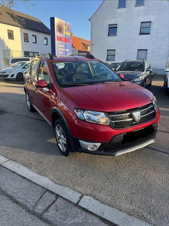 Gebraucht Dacia Sandero Stepway 90 PS (66 kW) 2015 Rot Limousine