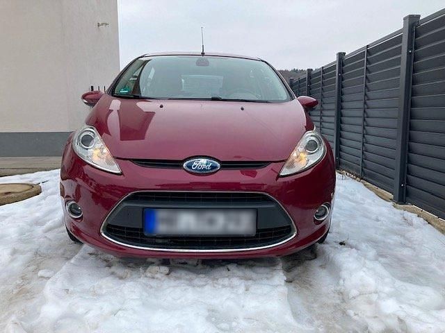 Gebraucht Ford Fiesta 82 PS (60 kW) 2010 Rot Kleinwagen