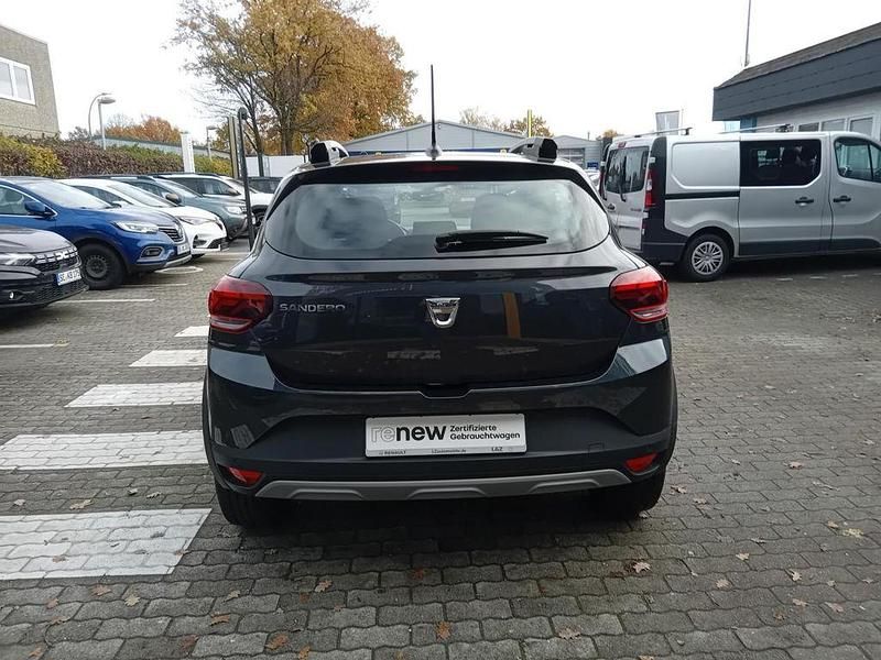Gebraucht Dacia Sandero Comfort 101 PS (74 kW) 2022 Grau Kleinwagen