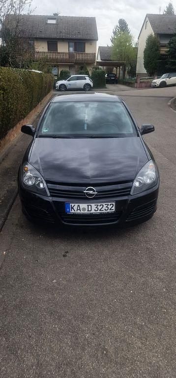 Gebraucht Opel Astra 105 PS (77 kW) 2005 Schwarz Limousine