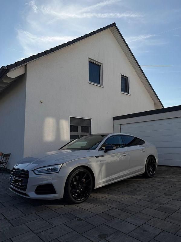 Gebraucht Audi A5 Sportback Design 218 PS (160 kW) 2018 Grau Kleinwagen