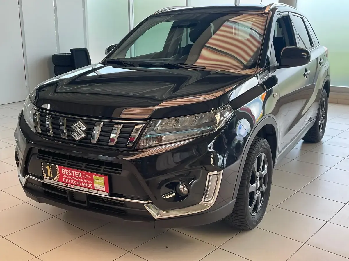 Gebraucht Suzuki Vitara Comfort 129 PS (94 kW) 2023 Cosmic black pearl metallic SUV