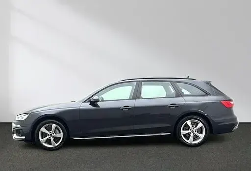 Second-hand Audi A4 Advanced 204 CP (150 kW) 2023 Gri Break