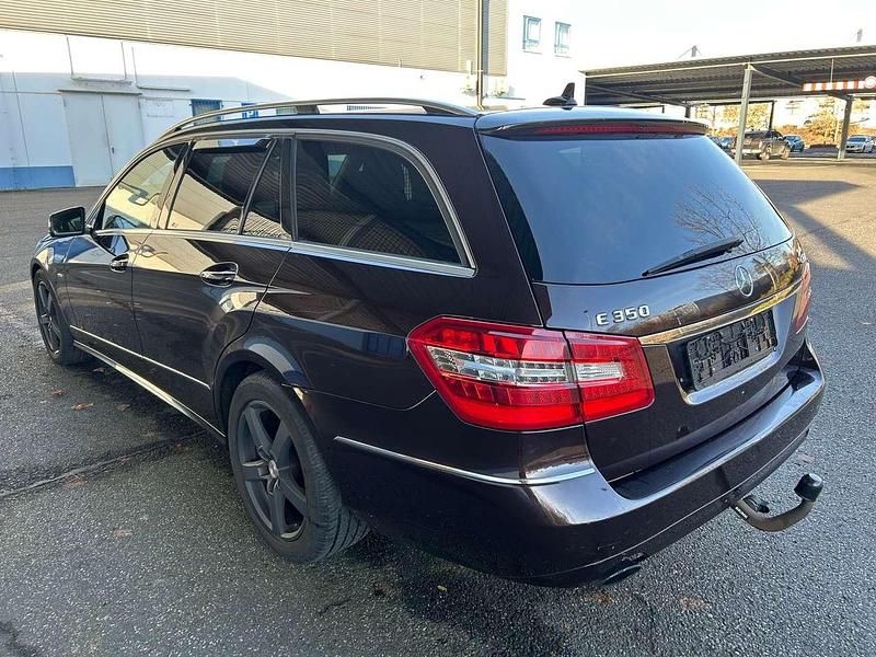 Gebraucht Mercedes E350 Avantgarde 265 PS (194 kW) 2011 Braun Kombi