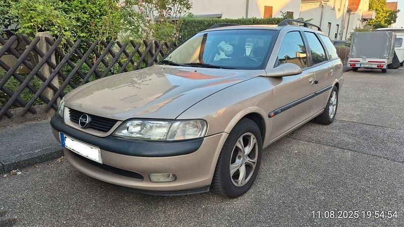 Gold Gebraucht 1997 Opel Vectra Limousine | 1.199 € (Guter Preis) - Bild 1/4