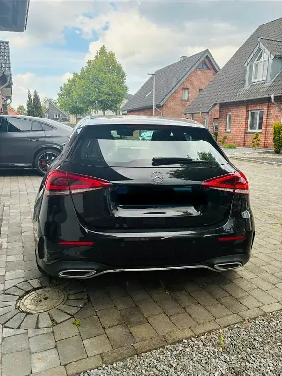 Gebraucht Mercedes A200 AMG line 163 PS (119 kW) 2019 Schwarz Limousine