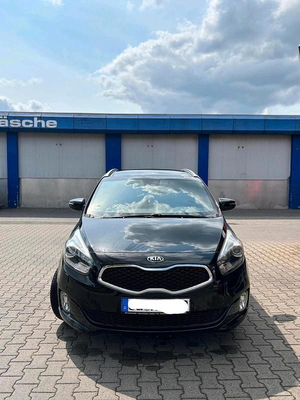 Schwarz Gebraucht 2016 Kia Carens Van / Kleinbus | 12.500 € (Etwas zu teuer) - Bild 1/4