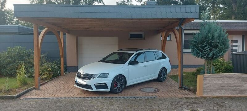 Weiß Gebraucht 2017 Skoda Octavia RS Kombi | 22.250 € (Etwas zu teuer) - Bild 1/4