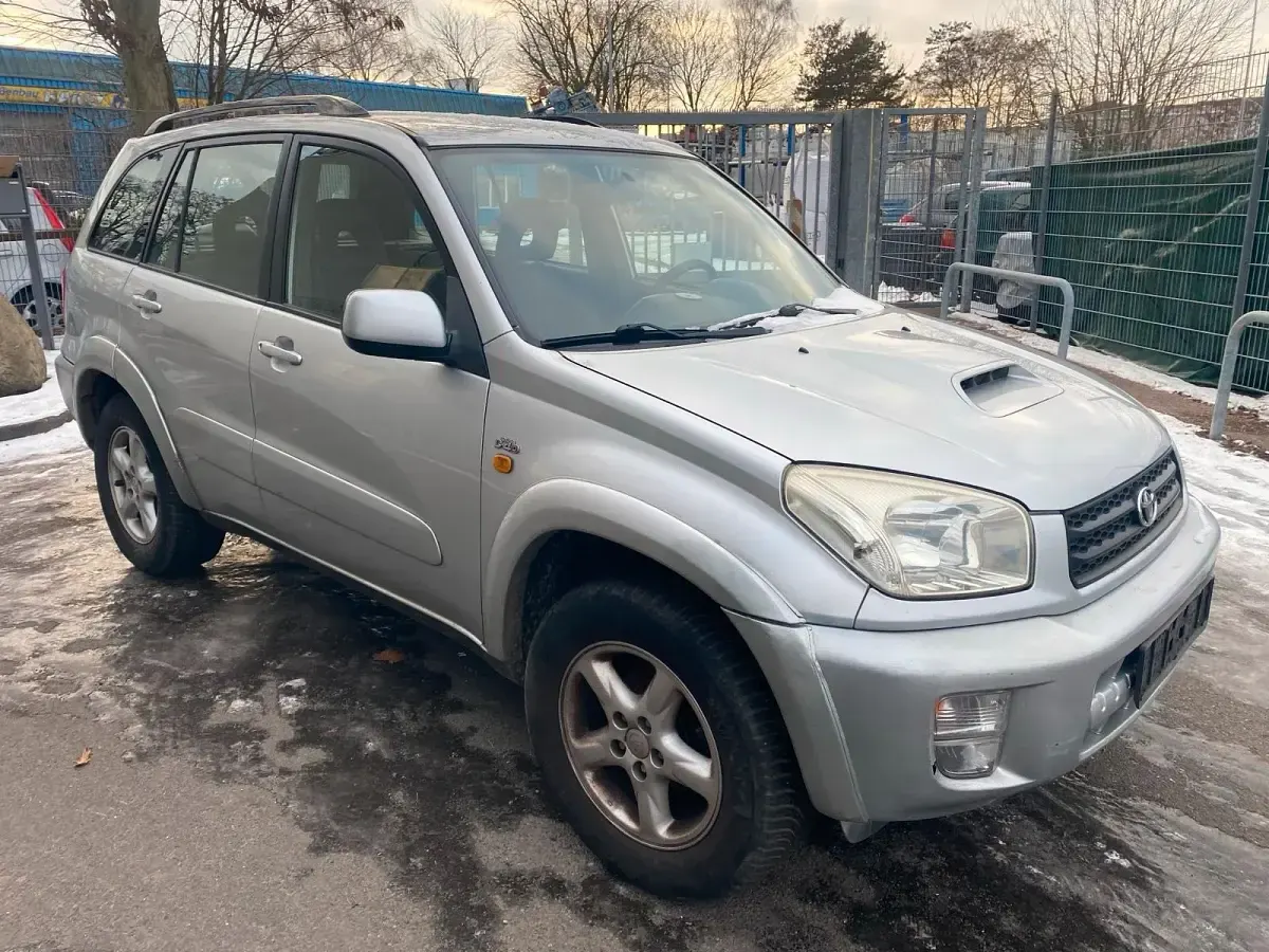Gebraucht Toyota RAV4 116 PS (85 kW) 2003 Silber SUV