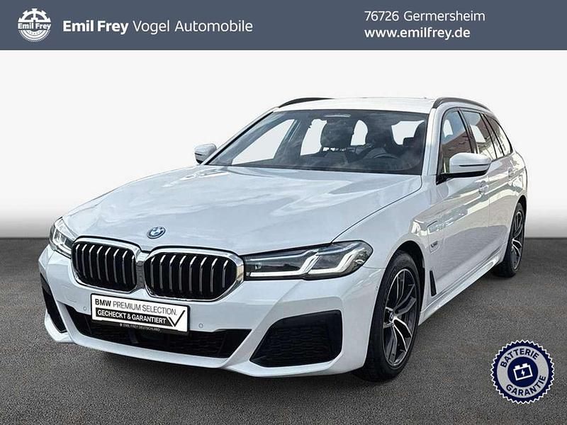 Weiß Gebraucht 2022 BMW 530e Sport Line Kombi | 34.990 € (Etwas zu teuer) - Bild 1/2